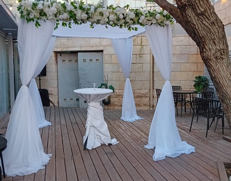 חופה כפרית כתר פרחים
